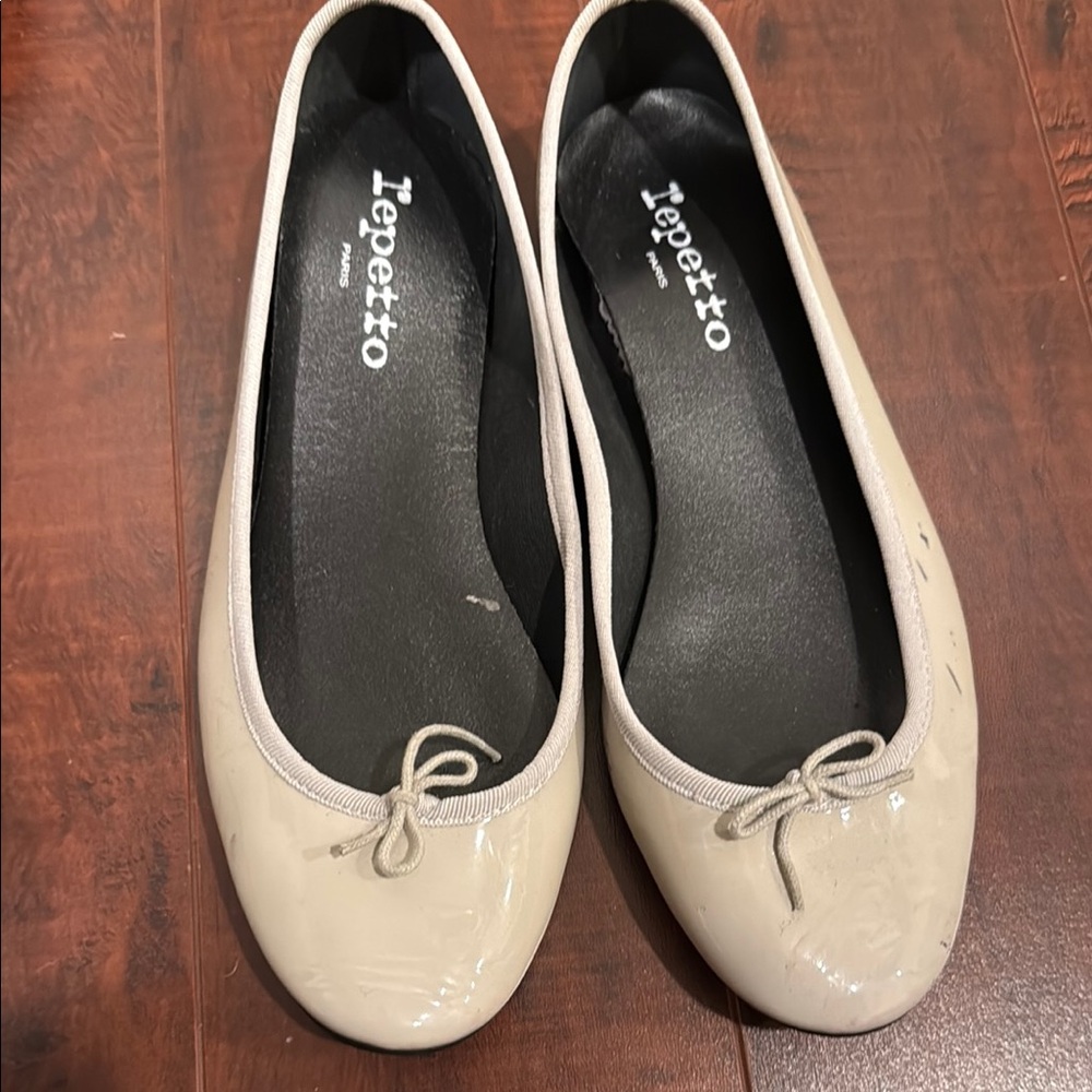 Repetto Cream Flats Minimalist Design